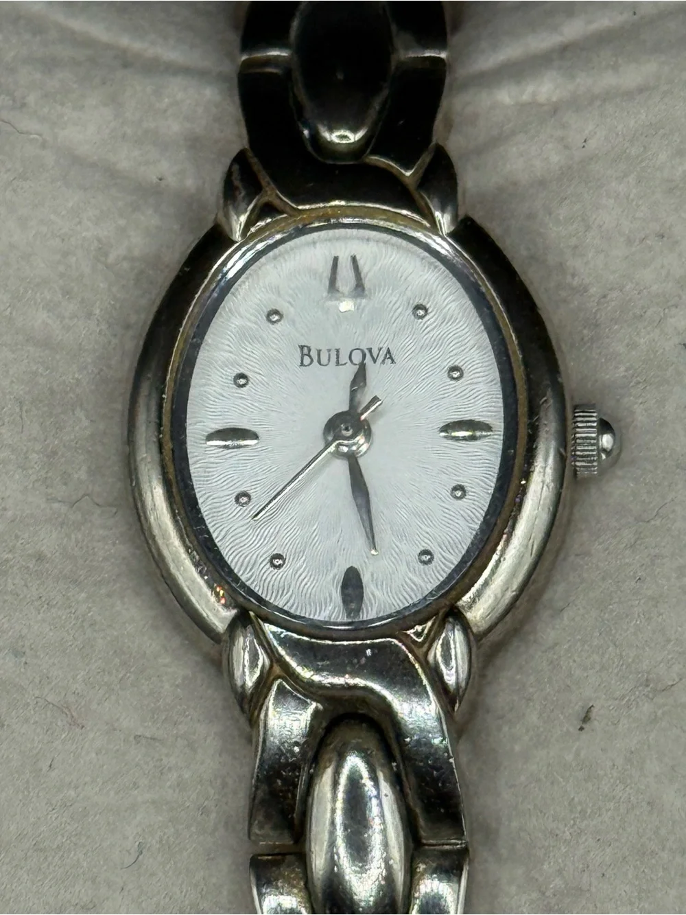 Vintage Bulova Women’s Oval Quartz Watch Silver Tone Link Bracelet